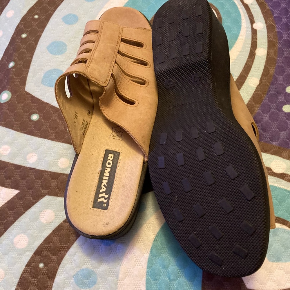 Sandals - Picture 6 of 10